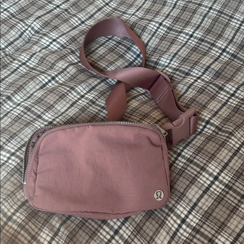 Lululemon belt bag